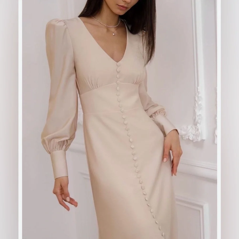 Lichi Designed in Frankfurt am Main Button-embellished midi dress - Picture 1 of 9